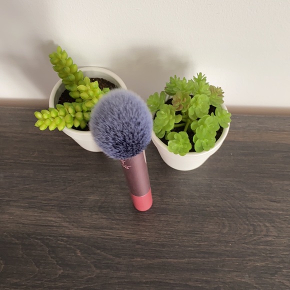 pink brush - Picture 2 of 2